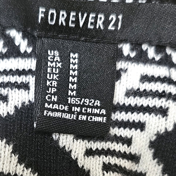 Forever 21 Women's Button Front Black & White Aztec Cardigan Sweater, Size M - Picture 7 of 8